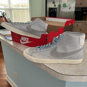 Nike Blazer Mid 77 Men's Shoes